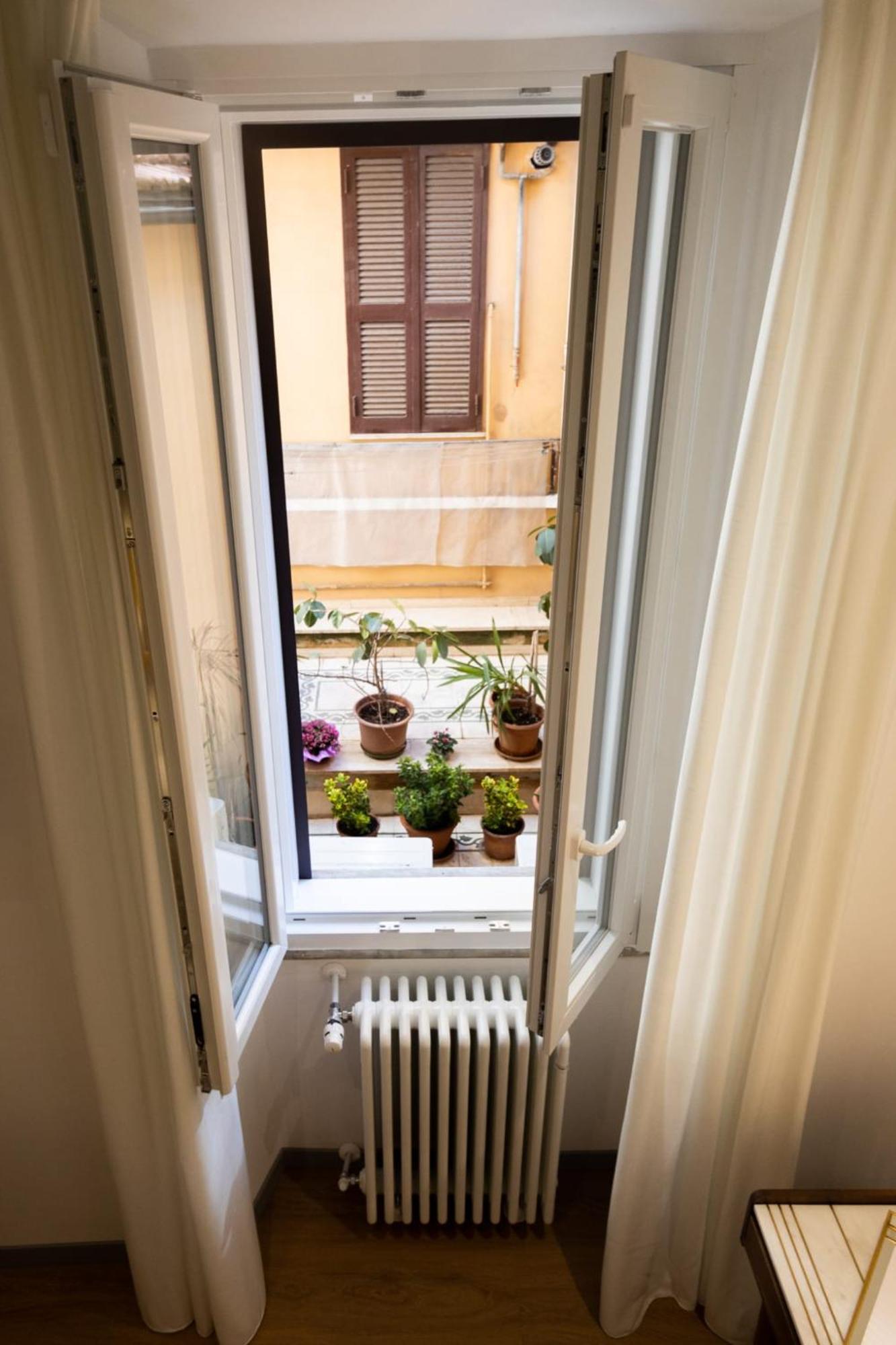 Trevi Monti House Hotel Рим Екстериор снимка